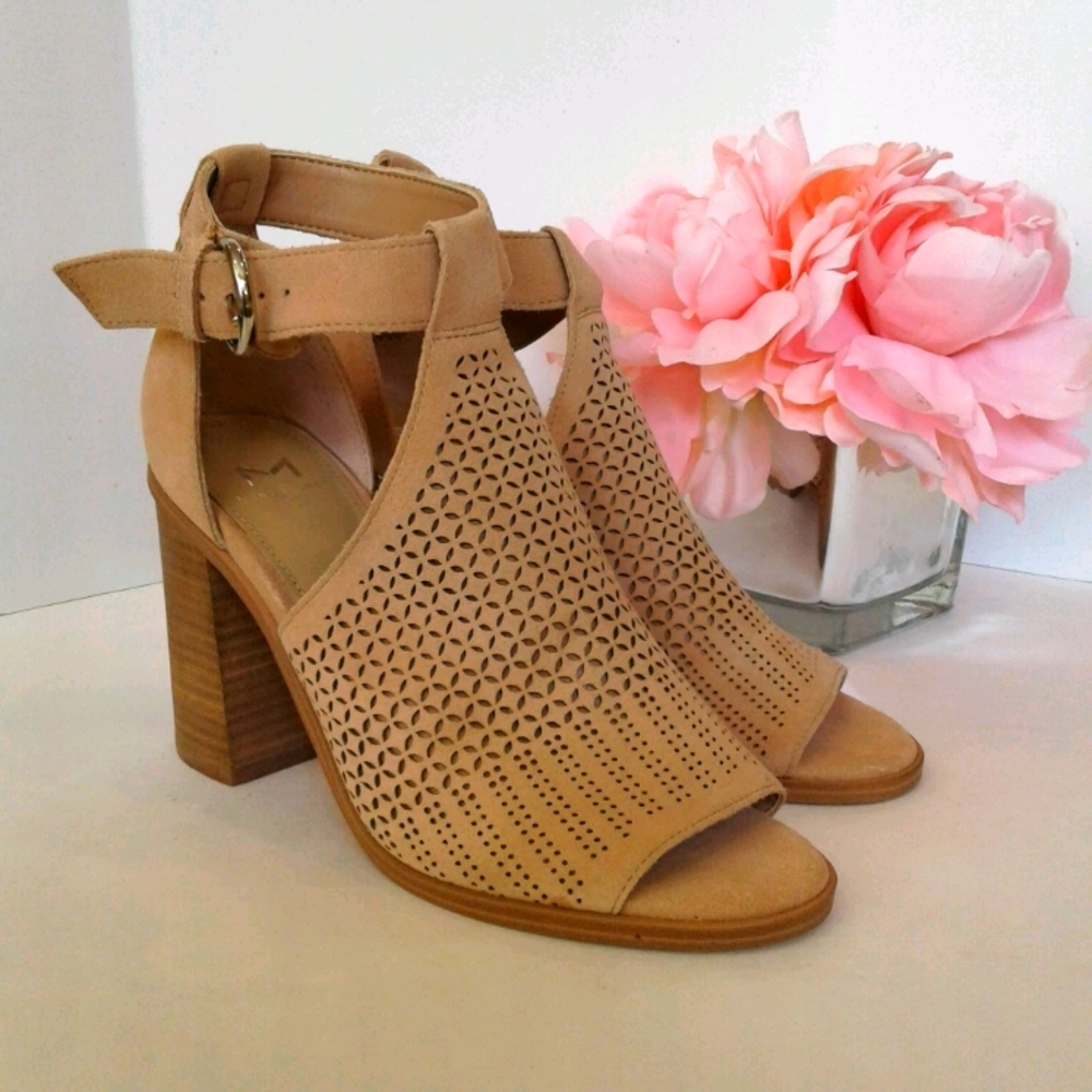 Marc Fisher Vixen leather sandals block heel